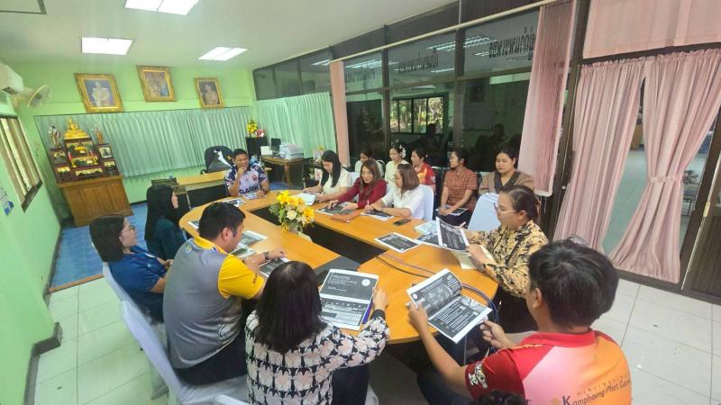 3. ประชุมรับมอบนโยบาย ตามนโยบายและจุดเน้นการดำเนินงาน ของกรมส่งเสริมการเรียนรู้ แก่ข้าราชการและ บุคลากรในสังกัด ที่ห้องปฏิบัตงานผู้อำนวยการฯ